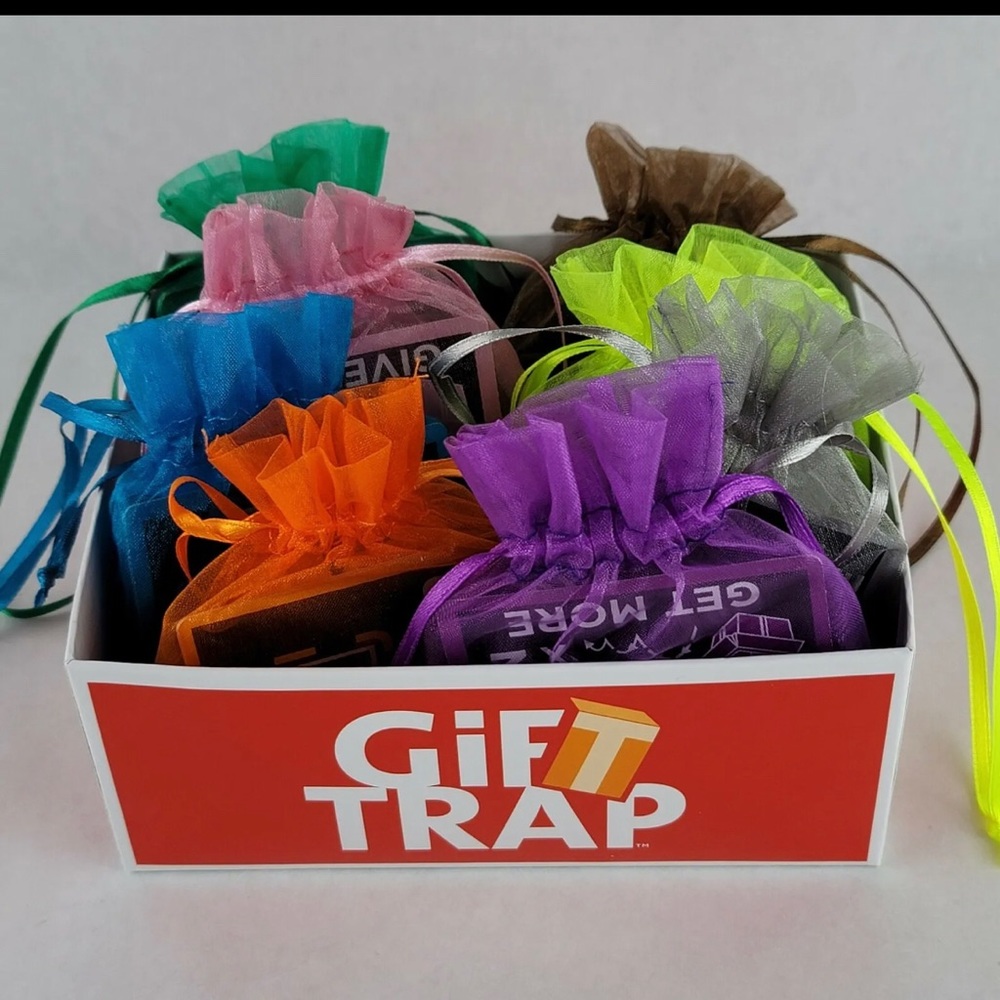 GIFT TRAP Board Game - Picture 4 of 12